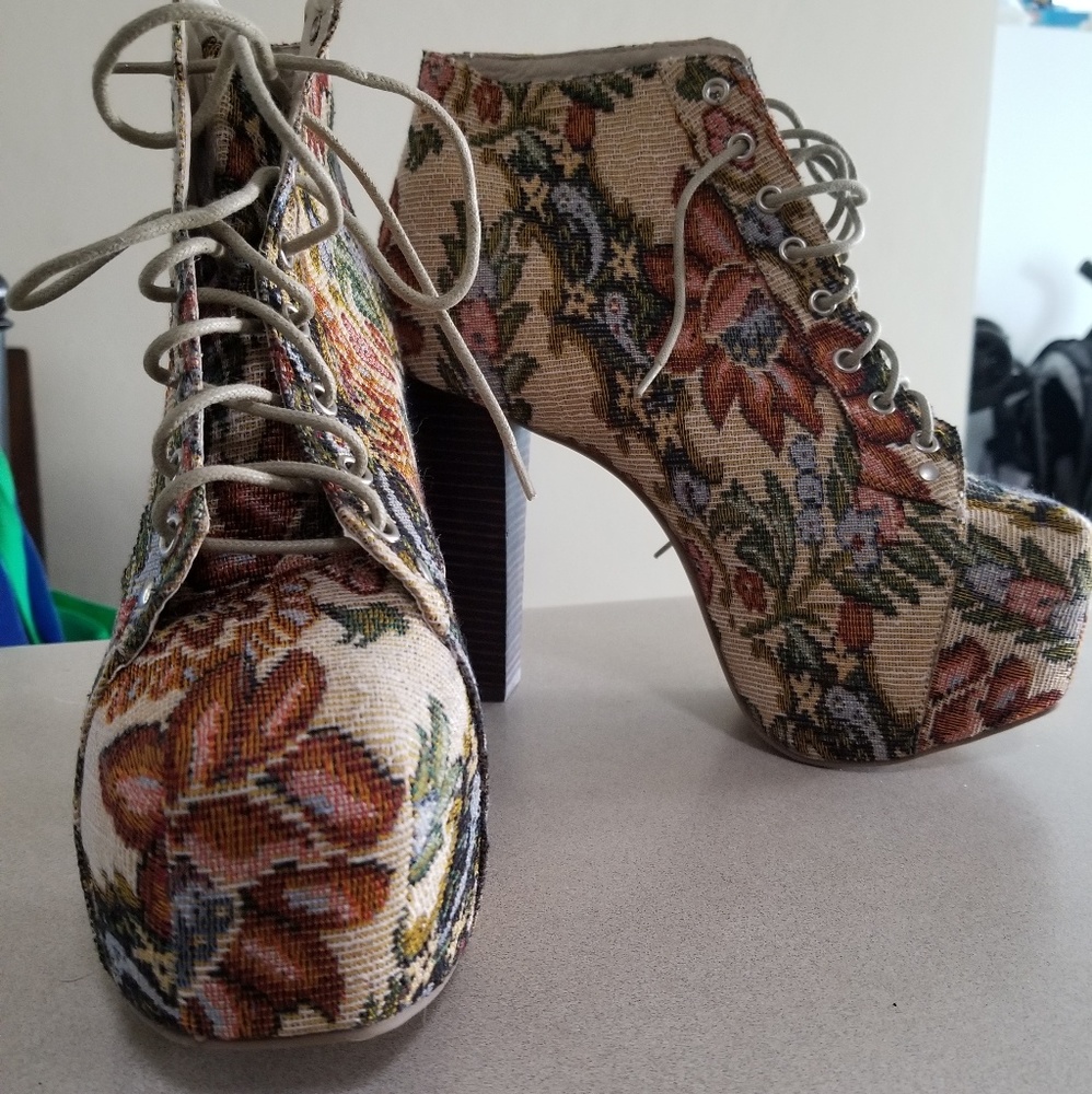 Shi by Journeys Platforms